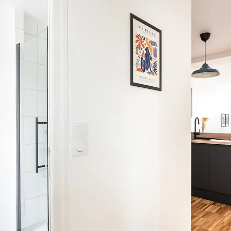 Апартаменты Elegant Studio For 2 - Very Close To Huge Parc Париж